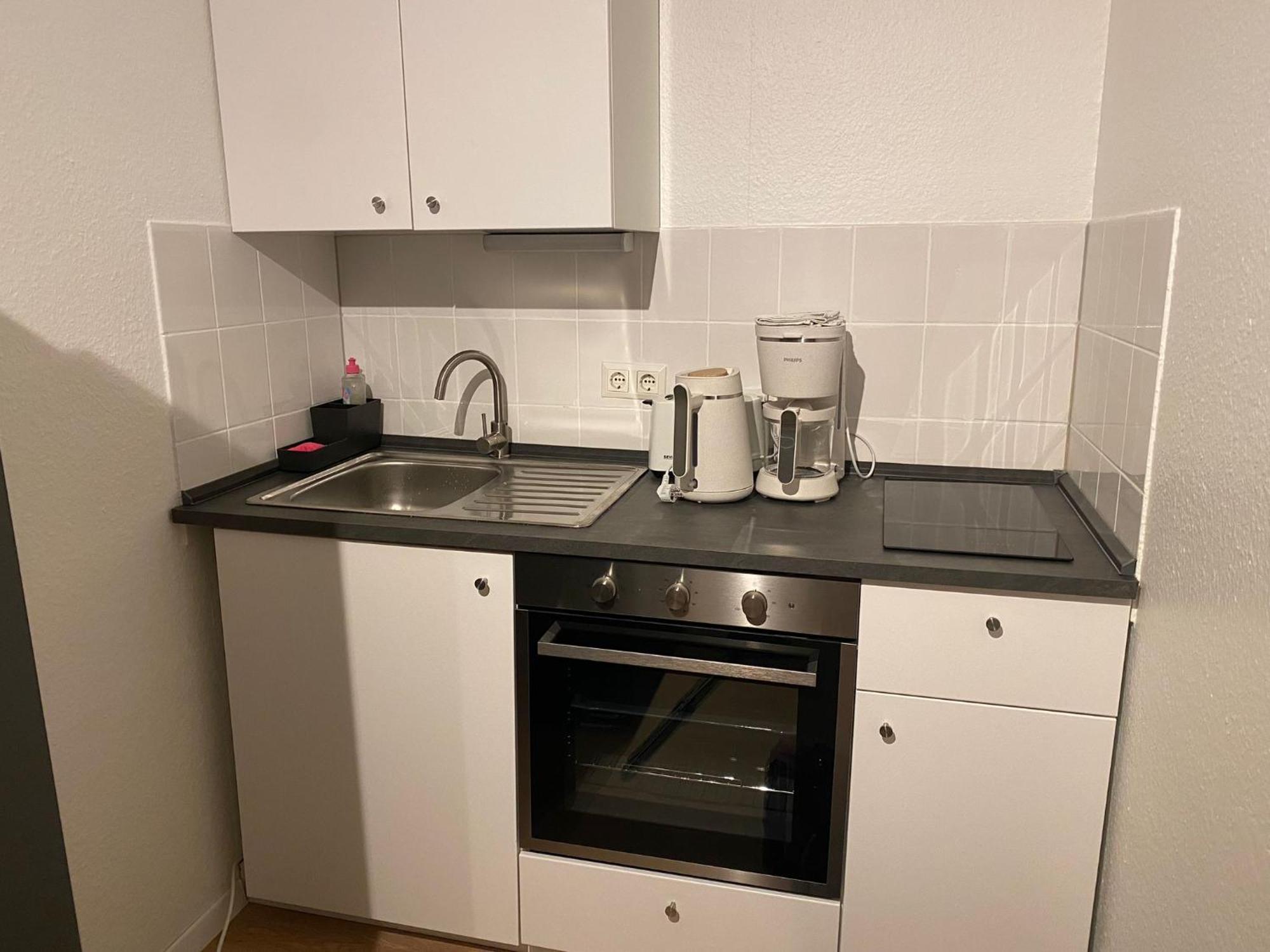 Sweet Home Apartment Hannover West - Contactless Check-In Экстерьер фото